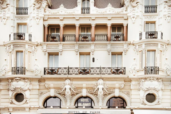 Frente fachada do Hotel de Paris em Monte Carlo — Fotografia de Stock