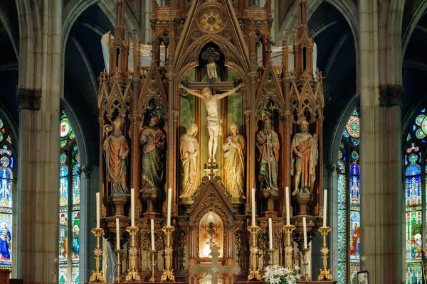 Interno della basilica di Sant'Epvre a Nancy in Francia — Foto Stock