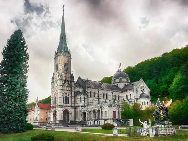 Basilique de Domrémy, Fransa