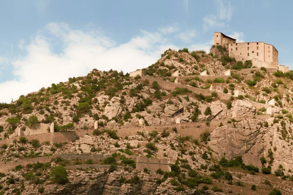 Sisteron, uma vila medieval em Haute Provence, França — Fotografia de Stock