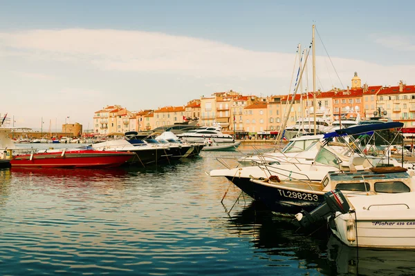 Yachts de luxe à Saint-Tropez — Photo