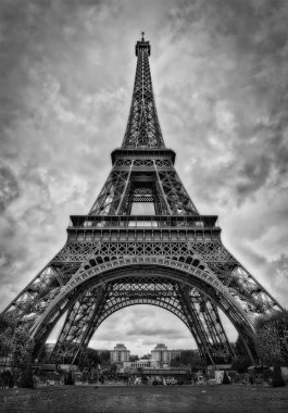 Eyfel Kulesi, Paris. Siyah ve beyaz.
