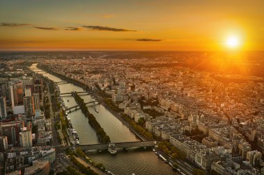 Eyfel Kulesi Paris, Fransa'da köprüler görünümü 