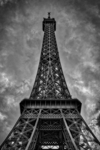 Der eiffelturm, paris. schwarz-weiß. — Stockfoto