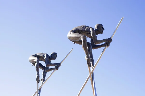 Scultura di Nicolas Lavarenne, sculture aeree di questo artista internazionale sui bastioni di Antibes durante questa estate . — Foto Stock