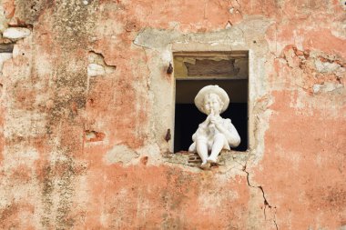 Litle çocukla Gourdon Fransa kırsal ev dekore