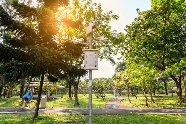 Güvenlik Kamera Kentsel Park Olayları Izlemek Için Stok Resim