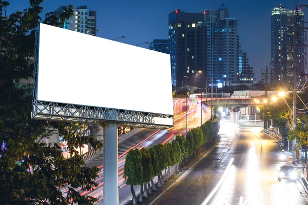 Cartelera Blanco Cerca Autopista Por Noche Para Publicidad — Foto de Stock