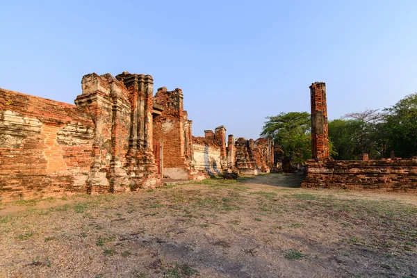 Wat Mahathat w Ayutthaya zabytkowy park, Tajlandia. — Zdjęcie stockowe