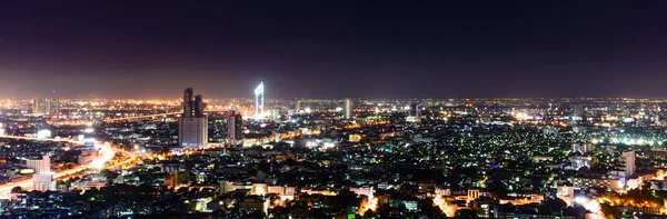 Panarama di Bangkok paesaggio urbano di notte . — Foto Stock