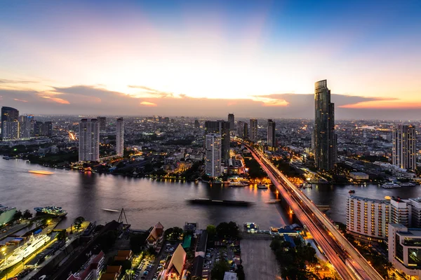 Banguecoque skyline paisagem urbana na Tailândia . — Fotografia de Stock