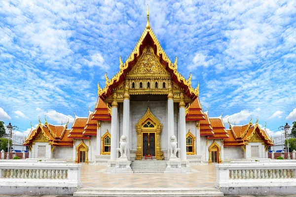 Wat Benchamabophit, public temple in Bangkok Thailand. — 图库照片