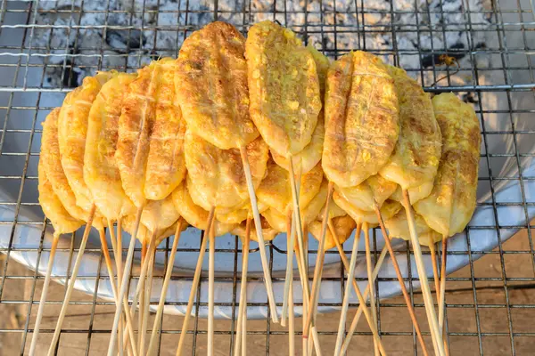 Kgawhie, Arroces con huevo a la parrilla, Comida tradicional asiática . — Foto de Stock