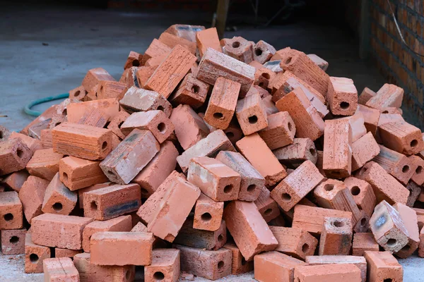 Pila de ladrillos crudos . — Foto de Stock