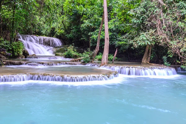 Huay mae kamin cascade à Kanchanaburi, Thaïlande . — Photo