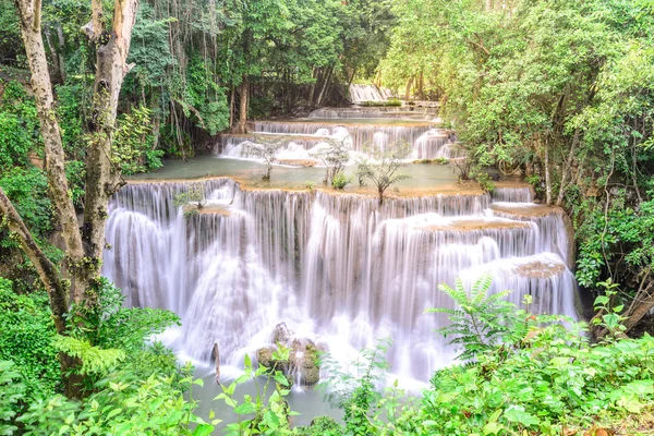 Huay mae kamin waterval in kanchanaburi, thailand. — Stockfoto