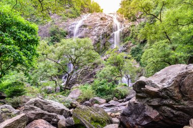 Milli Park, Kamphaeng Phet Tayland Khlong Lan şelale.