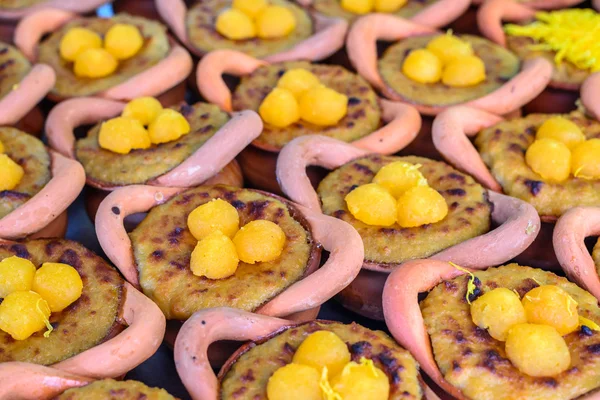 Tailandés dulce en arcilla hecha de huevo y leche de coco . — Foto de Stock