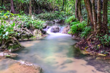 Sai Yok şelale Milli Park, Kanchanaburi, Tayland.