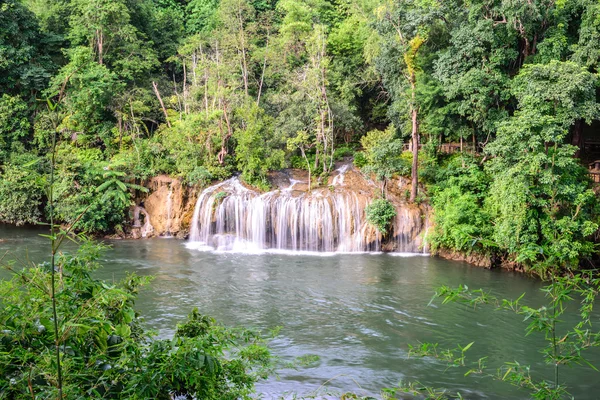 Sai Yok waterfall in national park, Kanchanaburi, Thailand. — Stock Photo, Image