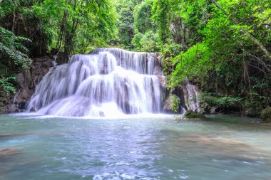 Huay mae kamin şelale içinde kanchanaburi, Tayland.