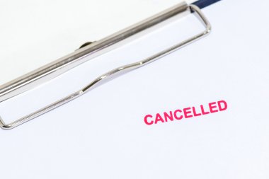 Kırmızı beyaz kağıt pano ile damgası iptal.