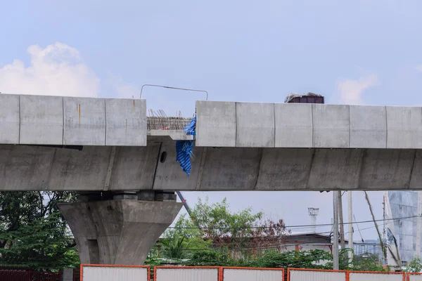 Expressway bridge over the road under construction. — Stock Photo, Image