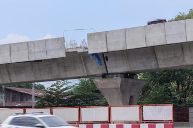 Yol yapım aşamasında köprüden Ekspres.