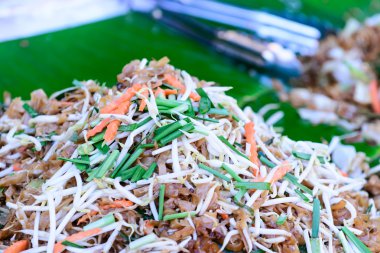 Tayland usulü erişte, yerel adı Pad Thai..