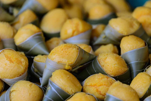 棕榈蛋糕，糖棕榈果和椰子制成的泰国甜点. — 图库照片