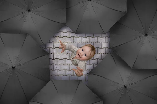 Kind im Regen — Stockfoto