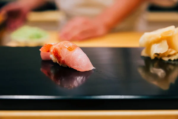 Omakase Giapponese Stile Edo Close Otoro Tonno Grasso Sushi Servito — Foto Stock