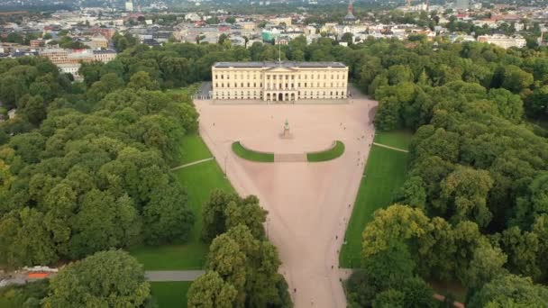 Oslo Norveç Kral Karl Johan Oslo Nun Kraliyet Sarayı Heykeli — Stok video