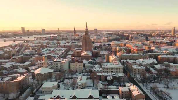 Riga Letonya Baltık Letonya Bilim Akademisi Nin Güneşli Kış Gününde — Stok video