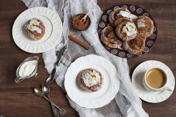 Kanelboller med kremglasur – stockfoto