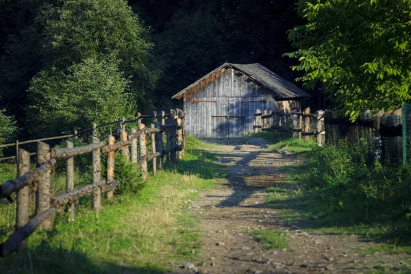 Road Leading Old Wooden Hangar — Stock Photo, Image