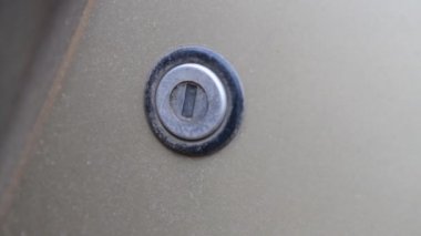 anahtar açık araba bagajı portre