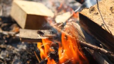 Ahşap Kirişler, yakın çekim yazma