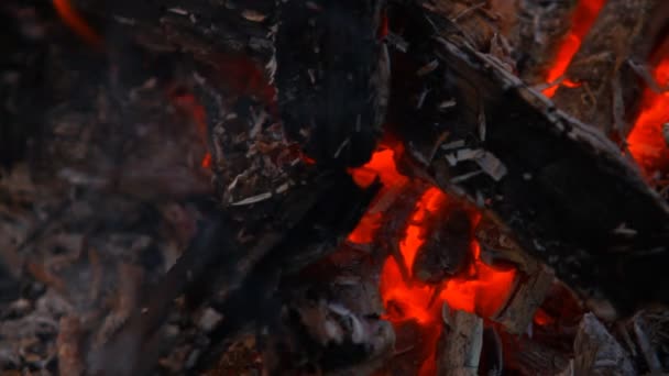 braises après un incendie 