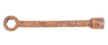 Beyaz arka plan üzerinde izole paslı İngiliz anahtarı