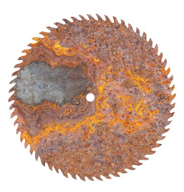 Beyaz arka plan üzerinde izole paslı daire testere