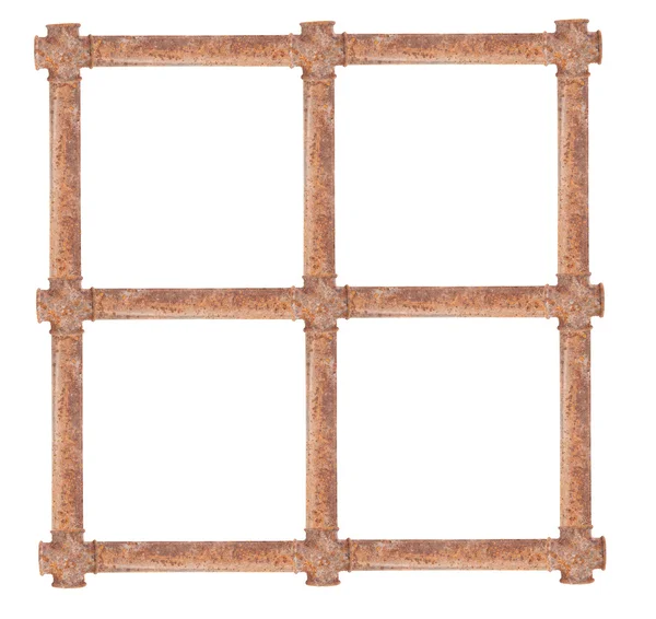 Paslı boruları kafes. Beyaz arka plan üzerinde izole