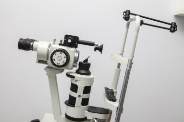 Refraktometre bir göz doktoruna ofiste