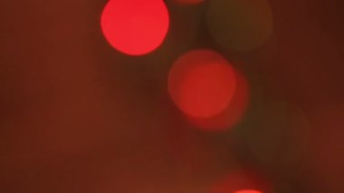 yanıp sönen çok renkli daireler. arka plan bulanık çelenk
