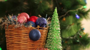 Noel oyuncaklar Ladin garland yanıp sönen ile arka planda