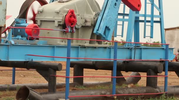 Dolgozó olaj szivattyú. közeli kép: — Stock videók