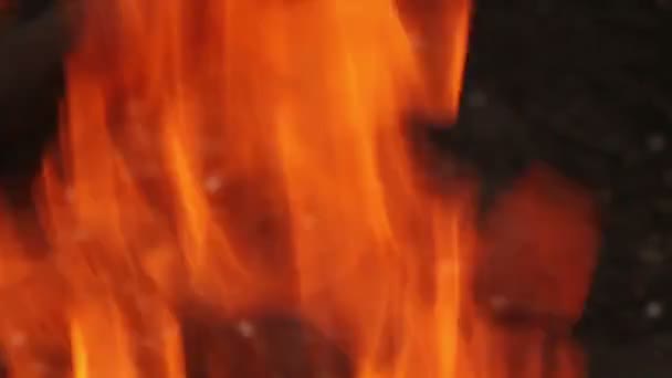 Fiamme arancioni. fuoco ardente — Video Stock