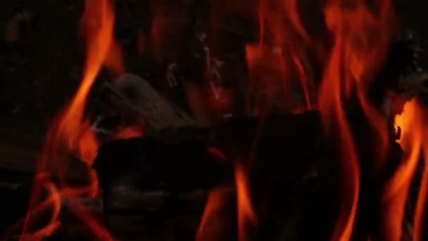 Fiamme arancioni. fuoco ardente — Video Stock