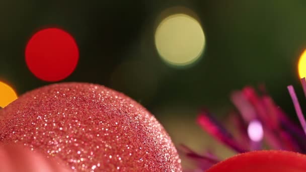 Christmas decorations closeup. Flashing background blur — Stock Video