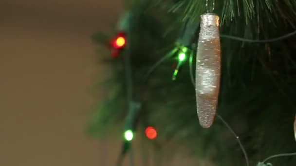 Decorazioni natalizie a forma di stella. Albero di Natale decorato. Contesto — Video Stock